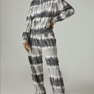 Lucky Brand chill at home fleece jogger set. Size medium